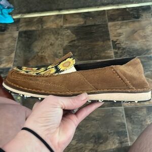 Brand Ariat size 9  design sunflower great condition